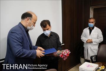 بازدید شهردار منطقه شش از بیمارستان فیروزگر و شرکت شهر سالم 16