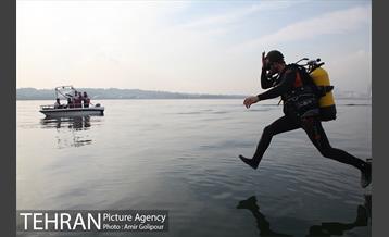 سقوط بالگرد در دریاچه شهدای خلیج فارس