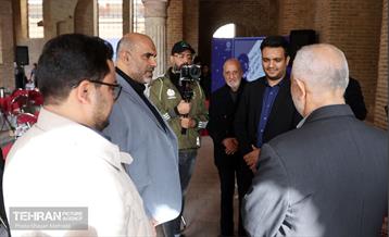 رونمایی از سردیس چهره‌های ماندگار در شهر تهران 25