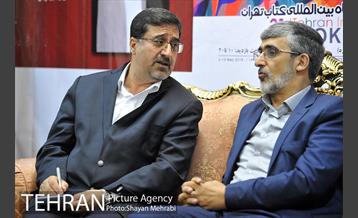 بازدید حسینی مکارم سرپرست شهرداری تهران ار نمایشگاه کتاب 4
