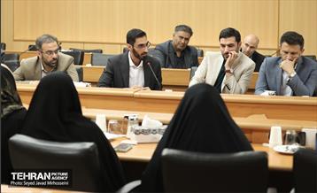 نشست صمیمانه شهردار تهران با جمعی از شعرا 19