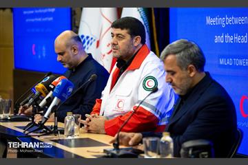 نشست مدیران شهرداری تهران با رئیس جمعیت هلال احمر 48
