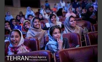 جشن بوی کاغذ رنگی 10