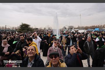 چهل‌و‌‌هفتمین جشن پیروزی انقلاب اسلامی - 2 30