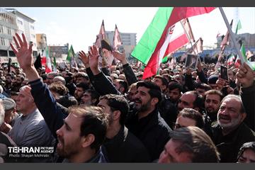 اجتماع مردم تهران در پی شهادت رهبر انقلاب - 1 51