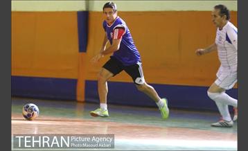 دیدار دوستانه تیم پردیس(کارتن خوابها) و مسئولان سازمان ورزشی شهرداری 7