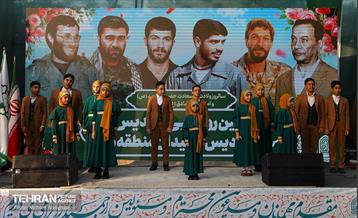 رونمایی از مجسمه های 6 شهید در منطقه 15 21