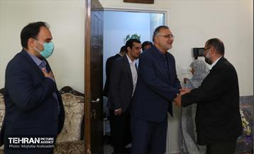 افتتاح مسجد حضرت علی اکبر(ع) و دیدار شهردار تهران از خانواده شهدای منطقه 13 1