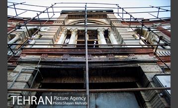 بازدید شهردار تهران از خسارت آتش سوزی اخیر میدان حسن آباد 10