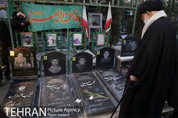 حضور رهبر انقلاب در مرقد مطهر امام راحل و گلزار شهدای بهشت زهرا 14