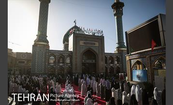 نماز عید فطر در امام زاده صالح(ع) 1