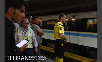 پرفورمنس داوران فوتبال در ایستگاه هفت تیر 36