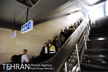 شبگردی اصحاب رسانه در خط 7 مترو تهران 2
