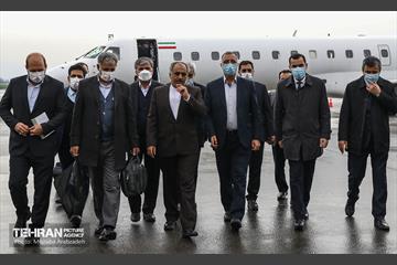 استقبال رسمی توسط معاون وزیر امور خارجه به واسطه عدم حضور وزیر در کشور، معاون اول شهرداری دوشنبه و سفیر جمهوری اسلامی ایران در تاجیکستان