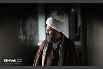 بازدید خبرنگاران رسانه‌های خارجی از تخریب اموال عمومی شهر 22