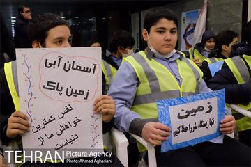 اجرای برنامه تاتر ترافیکی برای کودکان و دانش آموزان در مترو  راه آهن 12