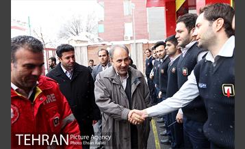 بازدید شهردار تهران از ستاد برف روبی منطقه 11 12