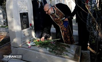 آیین غبارروبی و عطر افشانی مزار ۱۱۴ شهید مسیحی در منطقه ۱۵ 9