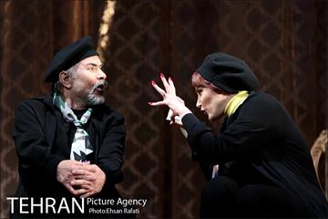 نمایش باغ آلبالو 37