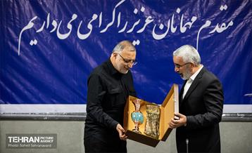 دیدار شهردار تهران با تولیت آستان علوی