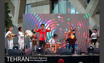 اجرای گروه موسیقی لیان در برج میلاد 14