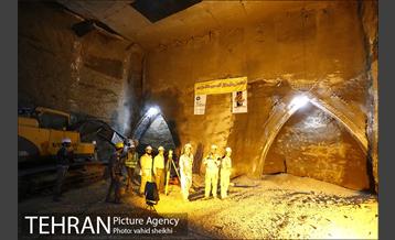مراسم اتصال جبهه های حفاری شمالی و جنوبی تونل زیر گذر استادمعین 12