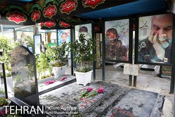 اولین پنجشنبه سال 1400 در بهشت زهرا(س) 25