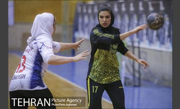 دیدار تیم های هندبال سپاهان و اشتادسازه 17