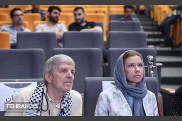 نشست خبری رویداد بین‌المللی طراحی کارتون، کاریکاتور و پوستر «هولوساید ۲۰۲۴» 27
