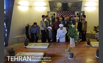 اجتماع بزرگ جوانان شهر تهران در میدان امام حسین(ع) 10