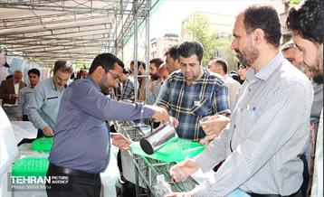 خدمت‌رسانی مواکب منطقه11 به نمازگزاران عید سعید فطر 11