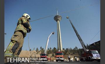 بازدید دکتر نجفی از مانور نیروهای آتش نشانی 17