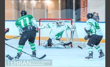 مسابقات هاکی رو یخ 23