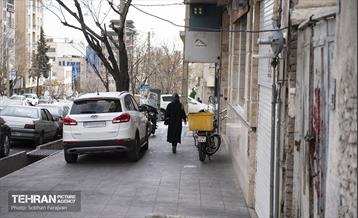 بی قانونی؛ تعرض به حریم پیاده راه 10