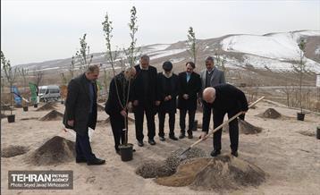 آیین روز درخت‌کاری و پایان پروژه کاشت ۲۵۰۰ هکتار کمربند سبز پایتخت  53