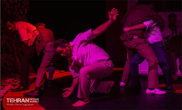 نمایش «تختی در اتاق 23 هتل آتلانتیک» 20