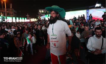 رویداد «شب ایران» در میدان انقلاب اسلامی 47