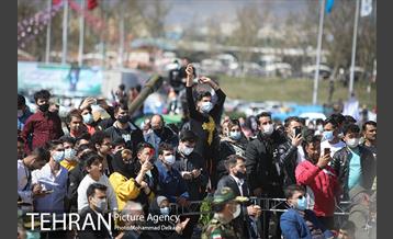 جشن تحویل سال ۱۴۰۰ در میدان آزادی  17