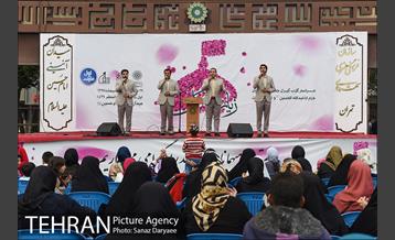 آیین گلاب­گیری «زیارت گل» 33