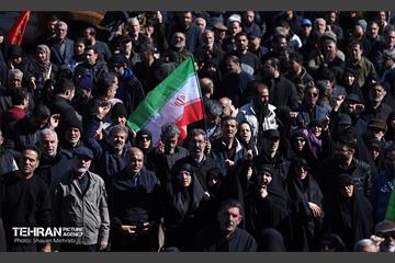 اجتماع مردم تهران در پی شهادت رهبر انقلاب - 1 7