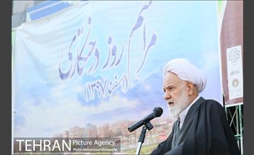 غرس نهال در بوستان بهاران 9