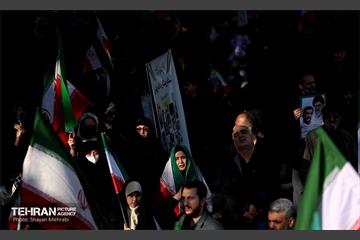 بدرقه شهیدان تنگسیری و اسحاقی توسط اهالی پایتخت 40