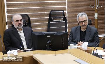 نشست صمیمانه شهردار تهران با جمعی از اقتصاددانان کشور 17