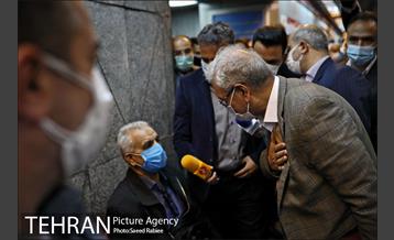 بازدید سخنگوی دولت از طرح استفاده اجباری ماسک در مترو 21