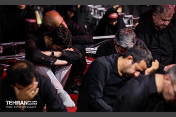 عزاداری شب پنجم محرم به نیابت از «رهبر شهید انقلاب»