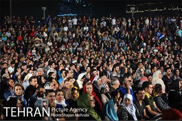 ویژه برنامه شب فیروزه ای در دریاچه شهدای خلیج فارس 3