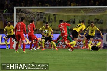دیدار تیم‌های فوتبال پرسپولیس - سپاهان 14