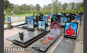 اولین پنجشنبه سال 1400 در بهشت زهرا(س) 2