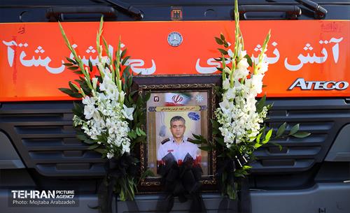 تشییع پیکر شهید آتش‌نشان «قریب رضا دارابی» -1 21