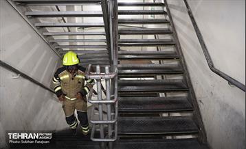 مسابقه پله‌نوردی آتش‌نشانان در برج میلاد 36
